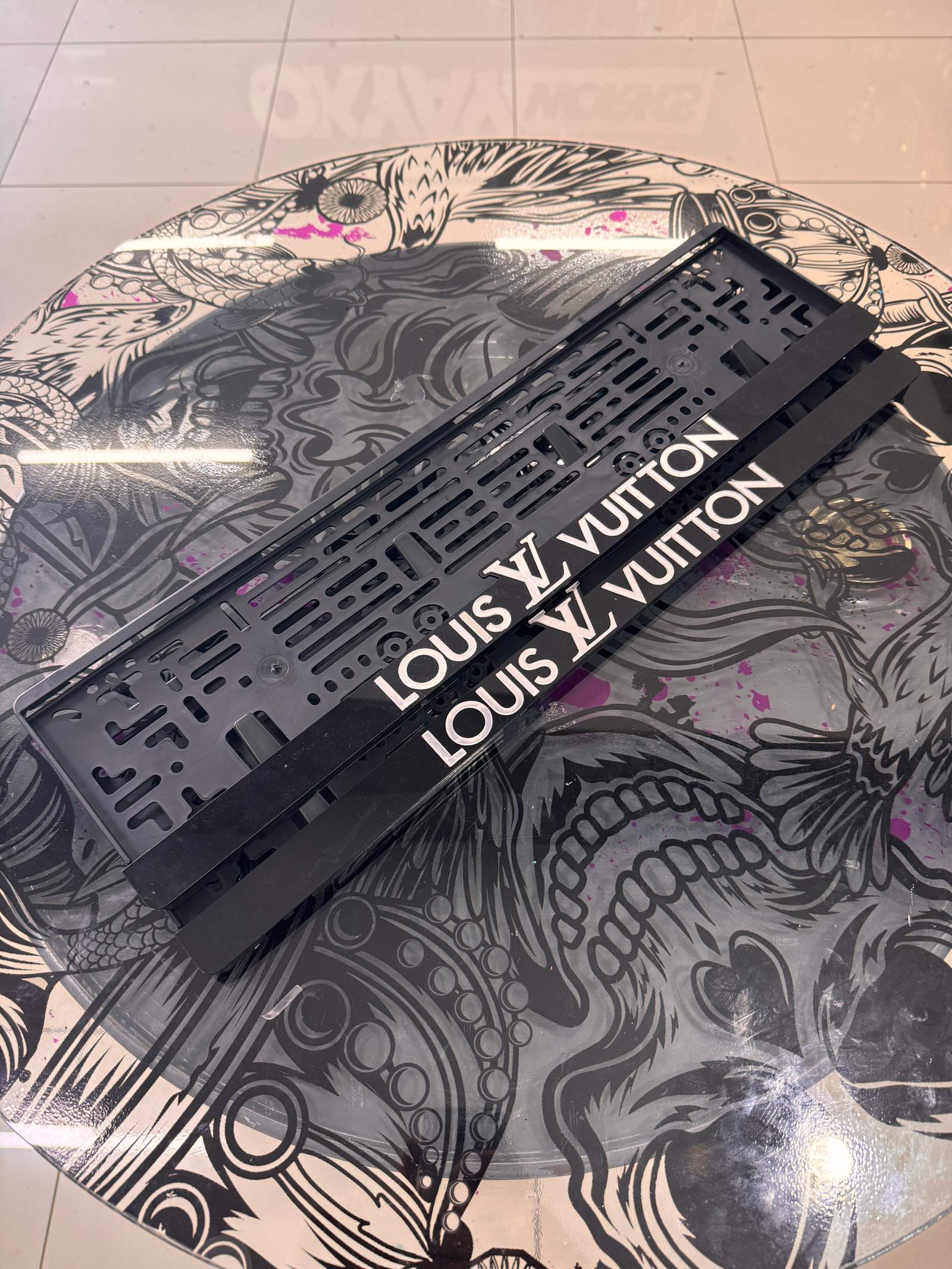 Louis Vuitton Siyah Plakalık