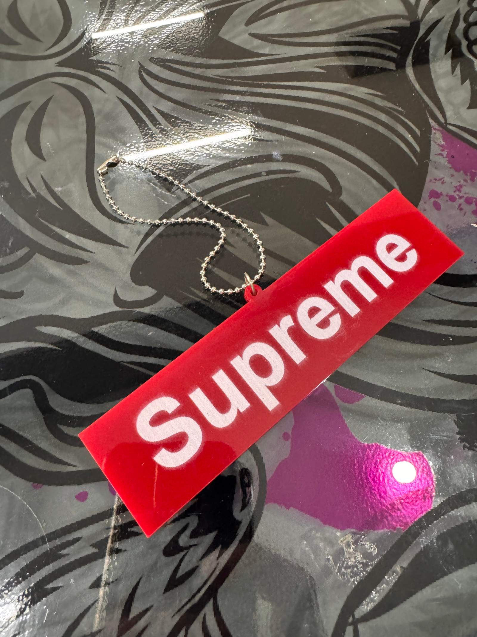 Supreme Ayna Süsü